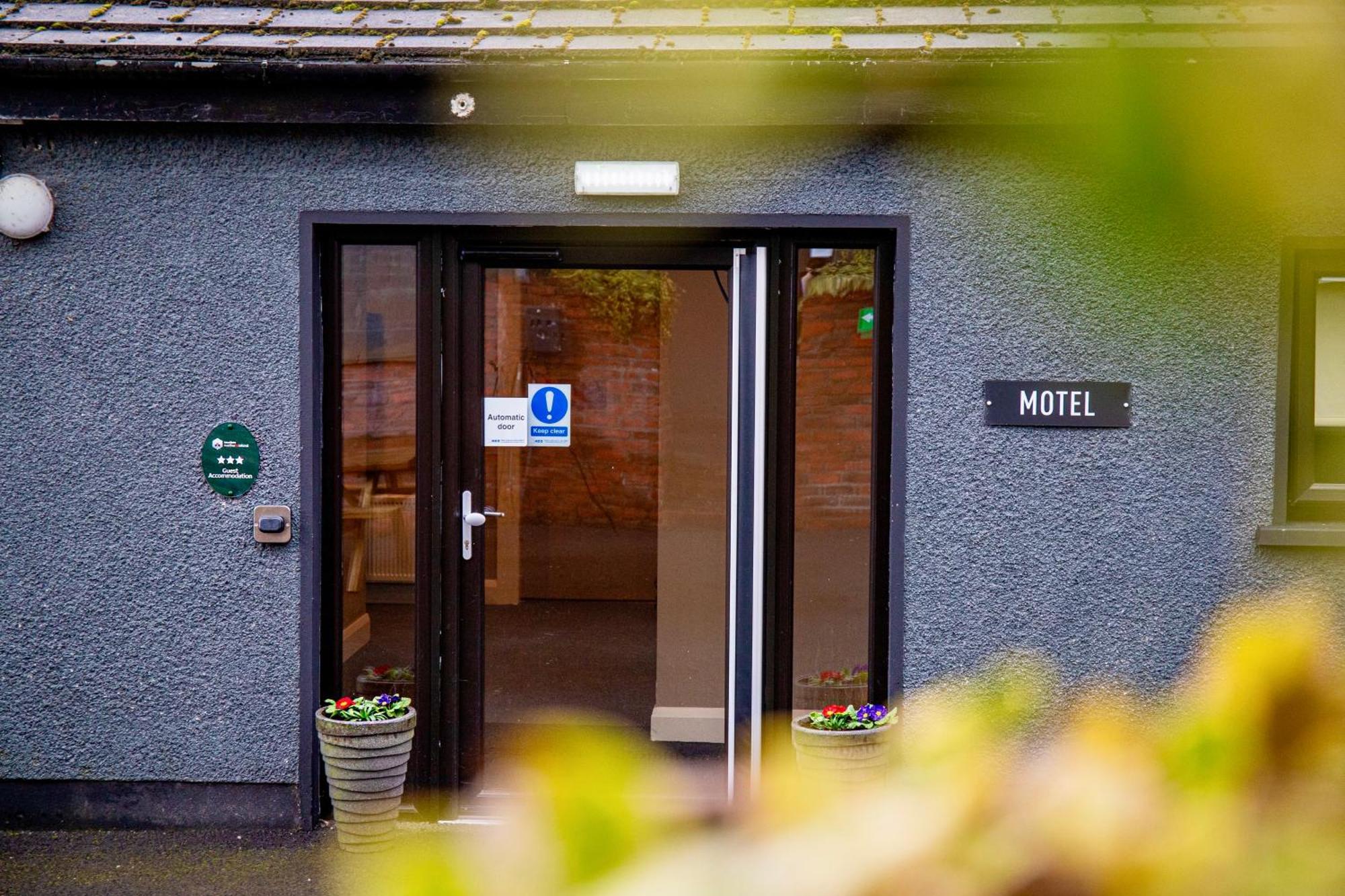 The Enniskillen Hotel And Motel Extérieur photo