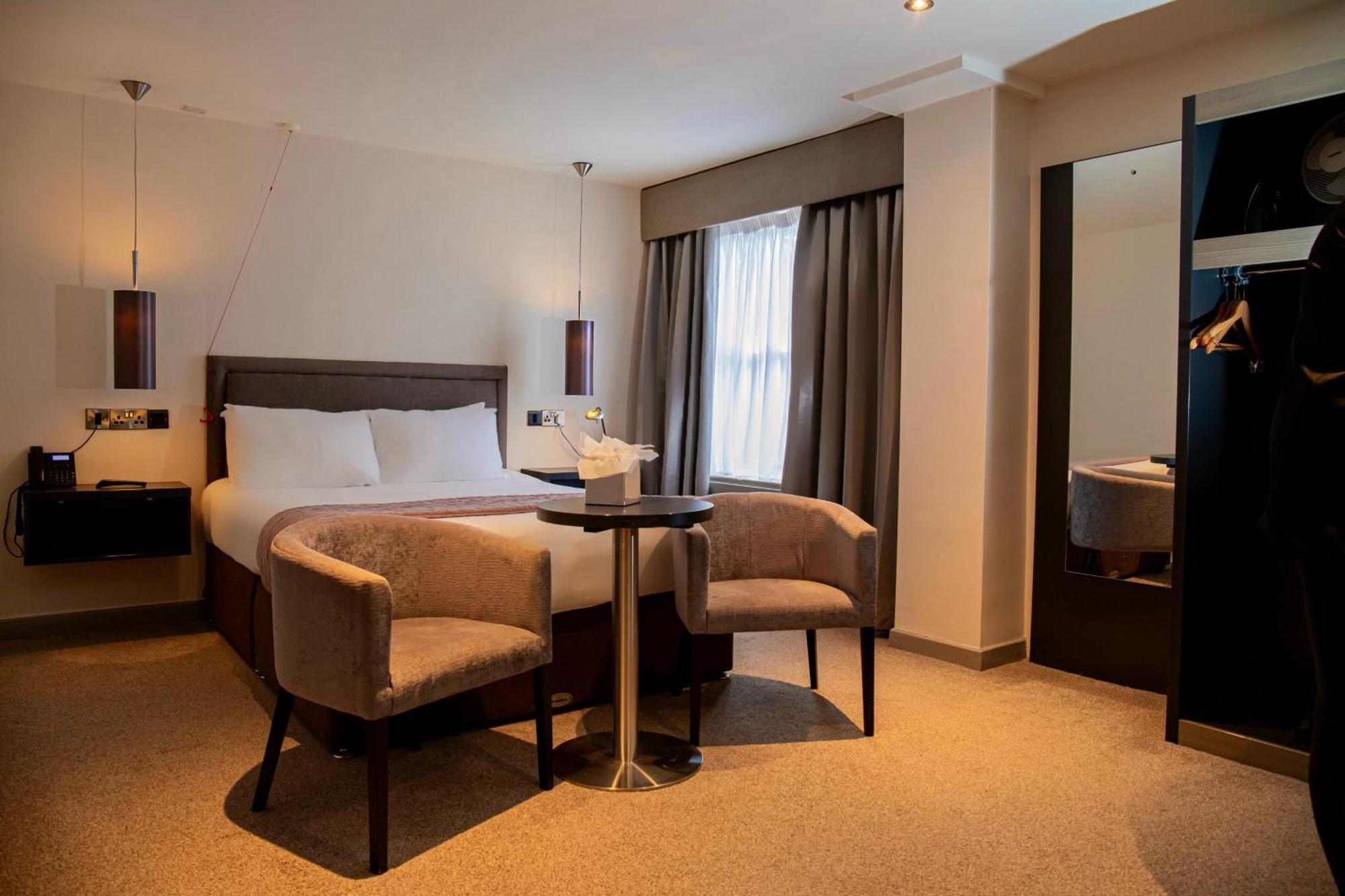The Enniskillen Hotel And Motel Extérieur photo