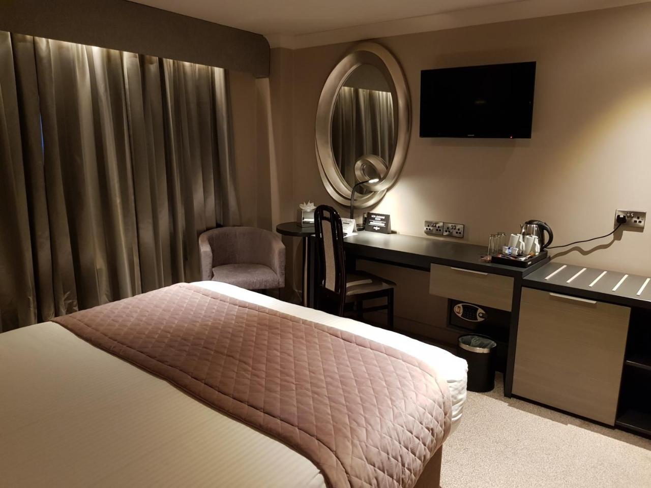 The Enniskillen Hotel And Motel Extérieur photo